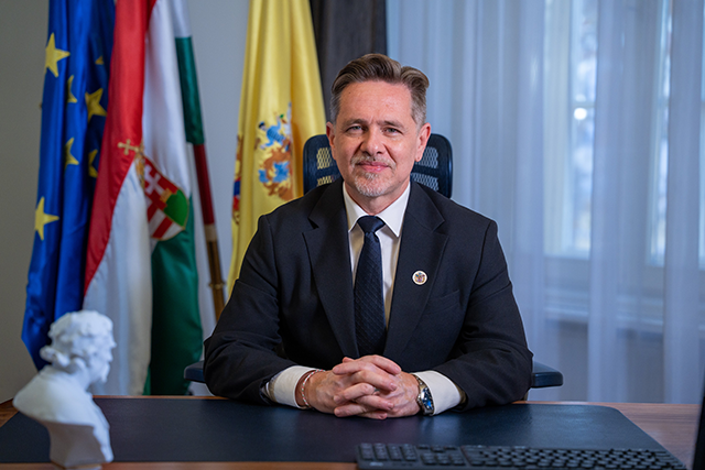 Tóth-Szántai József polgármester